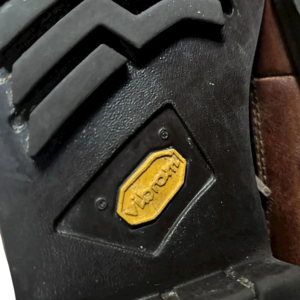 Cabela’s Men’s Brown Leather Waterproof Vibram Hunting Work Chukka Boots 8.5W